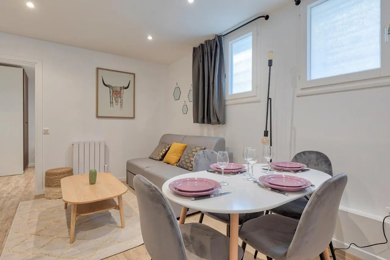 Cmg Residence Buttes Chaumont - Botzaris Paris